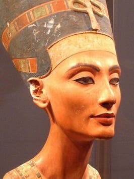 The researchers discovered the healing properties of the composition for eye makeup, the Ancient Egyptians used. Photo from Wikipйdia