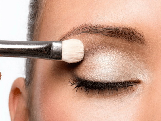 How to make a festive beautiful make-up in house conditions